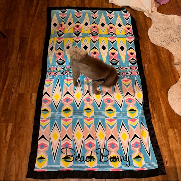 Beach Bunny Swimwear Aztec Print Oversized Towel - Picture 2 of 3